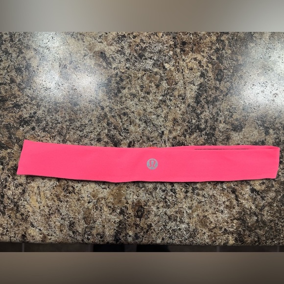 βSOLDβπ Lululemon headband crisp rip tag never worn ππΊπ€© - Picture 7 of 10